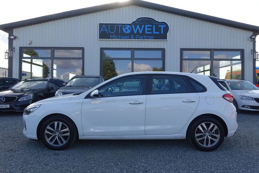 i30