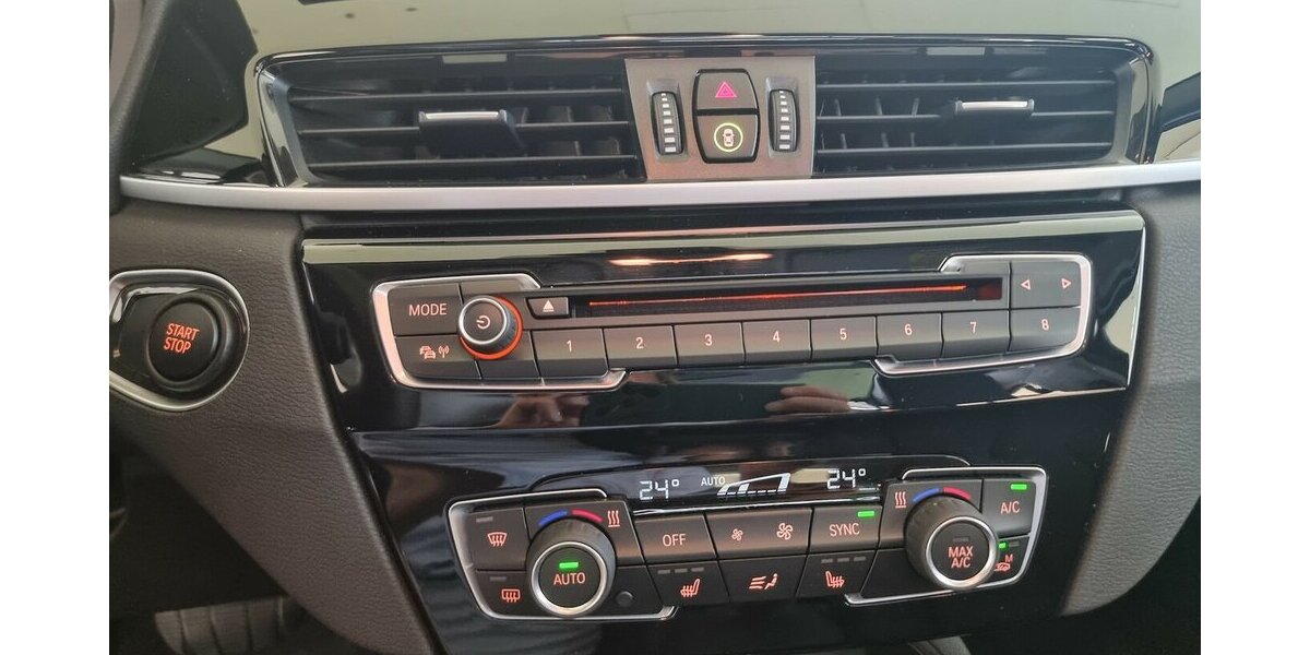 BMW X1 xDrive 25e Advantage LED ACC Head-Up Panorama 29.300 km 25.950 &euro; Garrel 49681