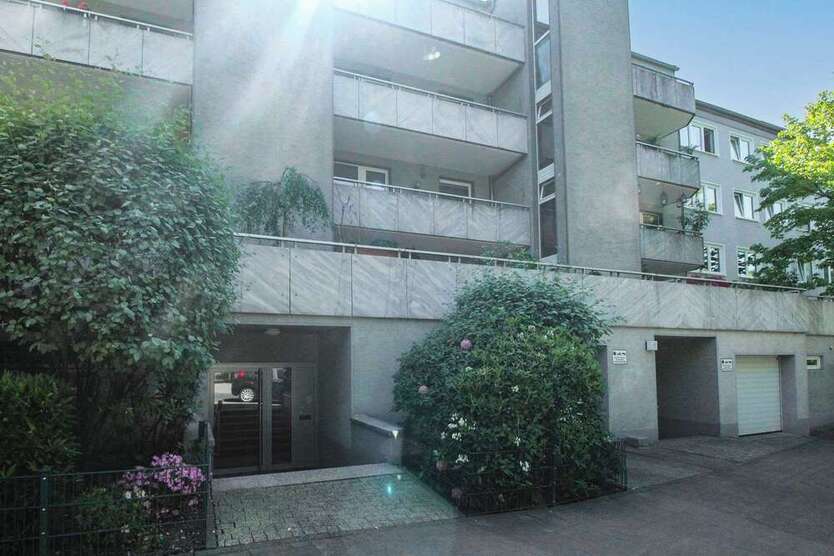Wohnung zum Kaufen in Düsseldorf 340.000 € 83 m²