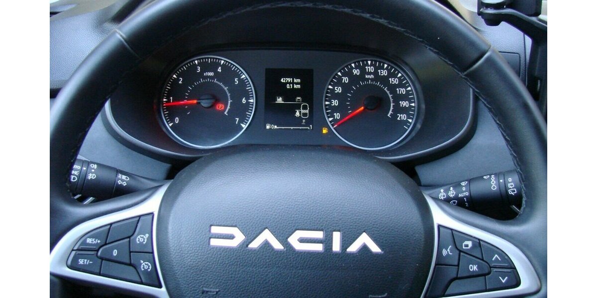 Dacia Jogger 1.0TCe 110 Extreme+ LED 7Sitzer Totwinkel 42.652 km 18.980 &euro; Falkensee 14612