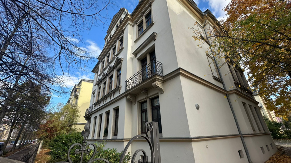 Dachgeschoßwohnung Dresden Blasewitz - 1 Zimmer, 45 m&sup2;, 166.000&euro; | Angebot:24802177