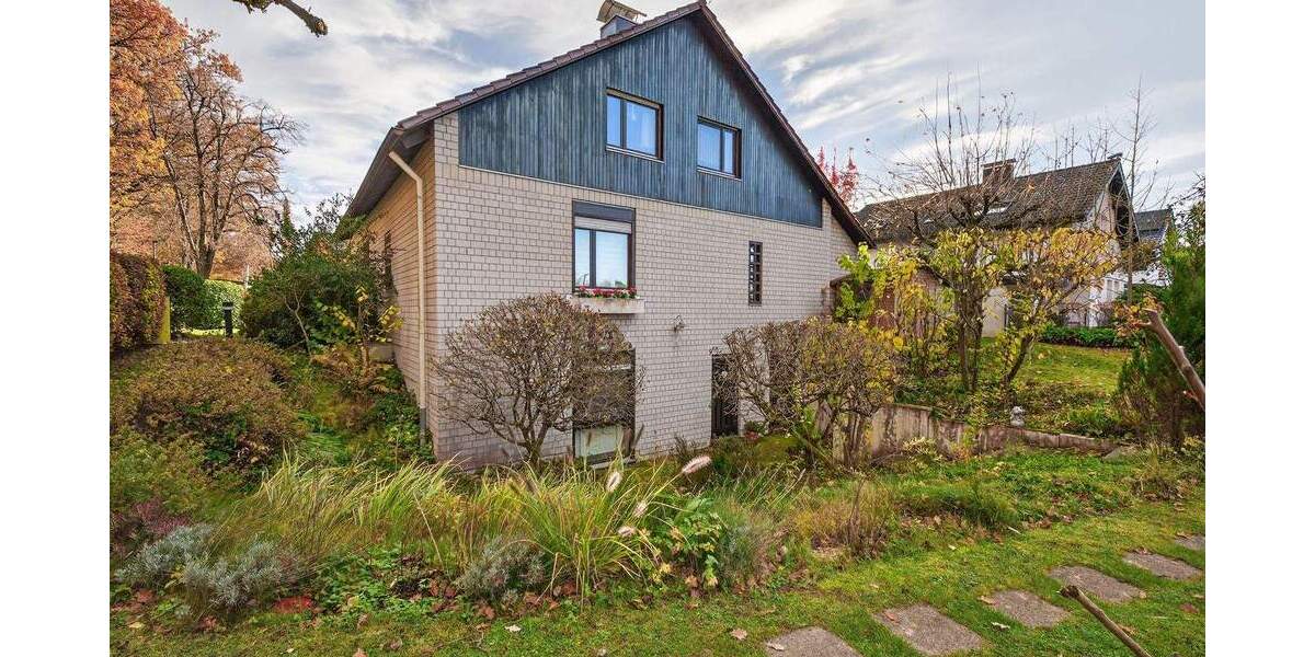 Einfamilienhaus Waldbronn / Etzenrot Etzenrot - 9 Zimmer, 252 m&sup2;, 895.000&euro; | Angebot:24736320