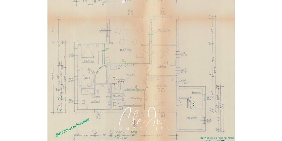 In Renovierung: Großzügige Erdgeschosswohnung mit Garten und Carport 4 zimmer