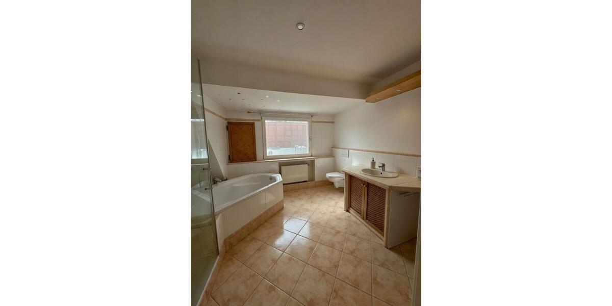 Dachgeschoßwohnung Ammersbek - 2.5 Zimmer, 78 m&sup2;, 1.400&euro; | Angebot:25171685