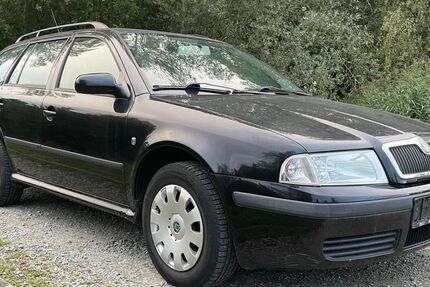 Skoda Octavia 181.000 km 2.490 &euro; Bremen 28197