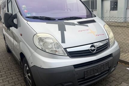 Opel Vivaro 326.600 km 4.990 € Berlin 12277