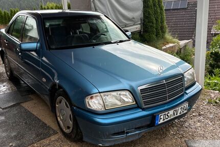 Mercedes-Benz 220 272.000 km 1.500 &euro; Seewald 72297