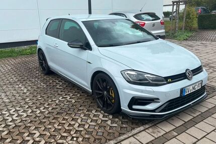 VW Golf 85.000 km 20.999 &euro; Weingarten 88250