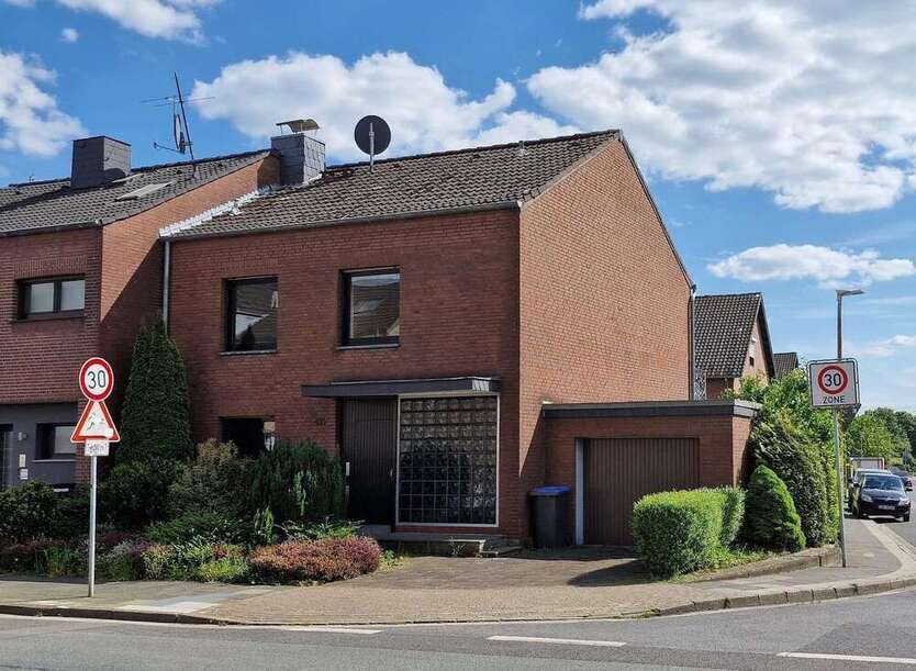 Haus zum Kaufen in Moers 335.000 € 125 m²
