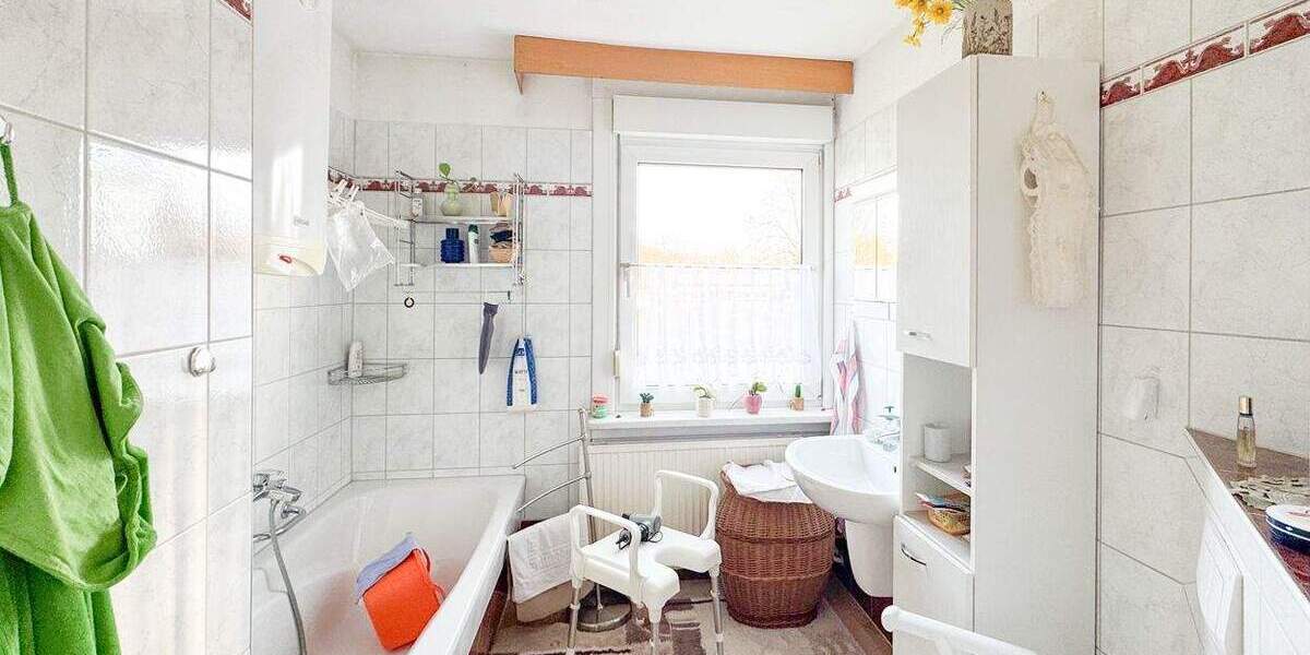 Mehrfamilienhaus, Wohnhaus Seehausen Schönberg - 4 Zimmer, 107 m&sup2;, 90.000&euro; | Angebot:25745939