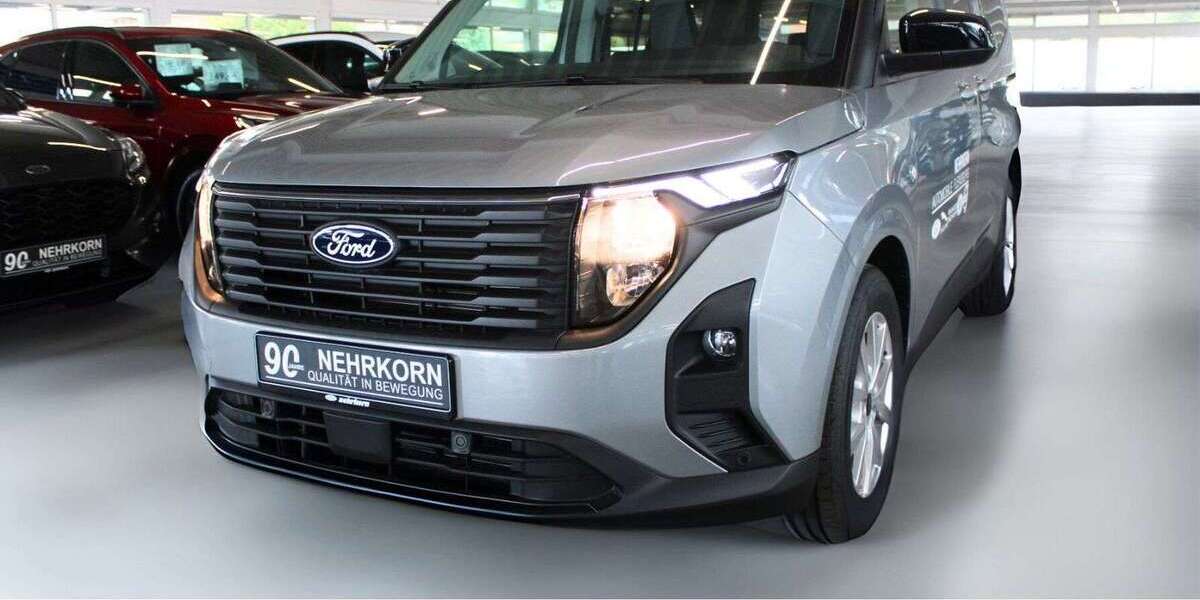 Ford Tourneo Courier 9.800 km 25.900 &euro; Flensburg 24941