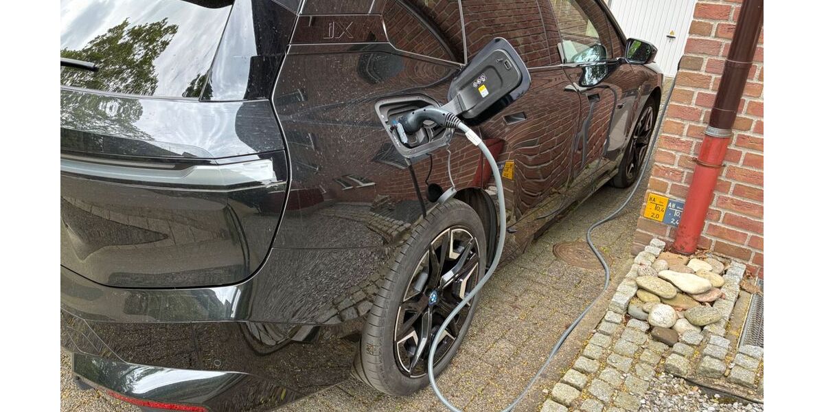 BMW iX 13.348 km 47.800 &euro; Lünen 44526