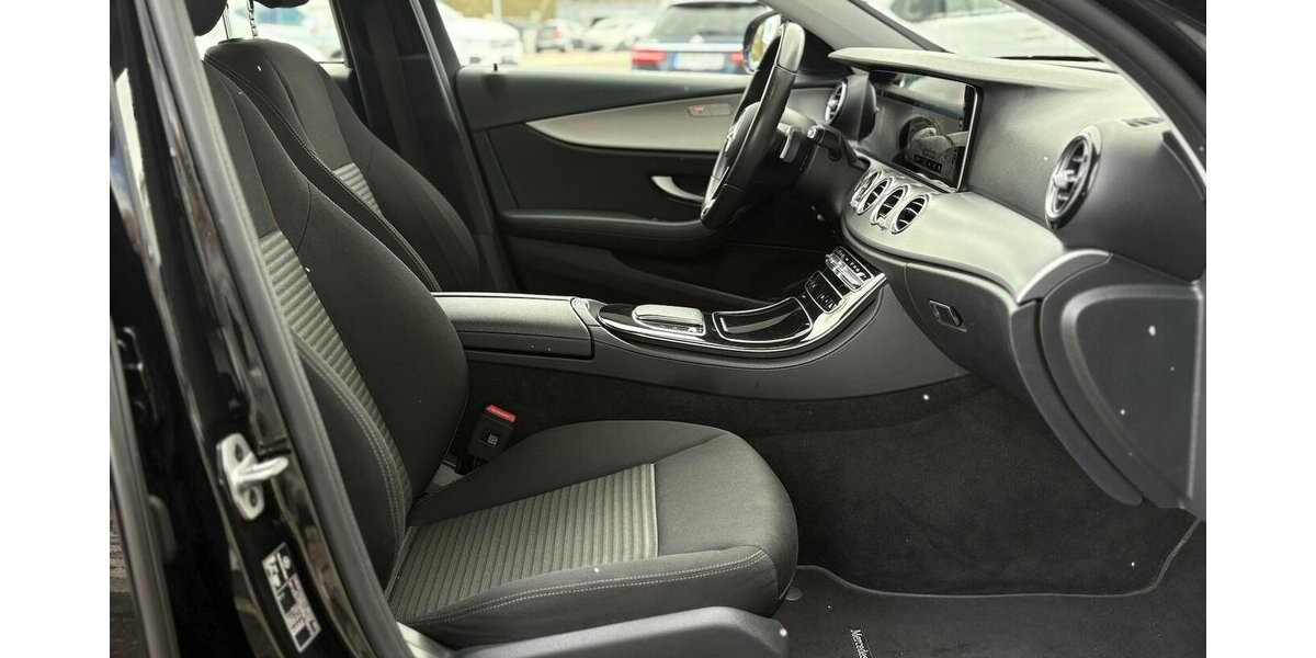 Mercedes-Benz E 200 d VIRTUAL+COCKPIT/KAMERA/NAVI/CARPLAY/SHZ 109.838 km 25.900 &euro; Villingen-Schwenningen 78054