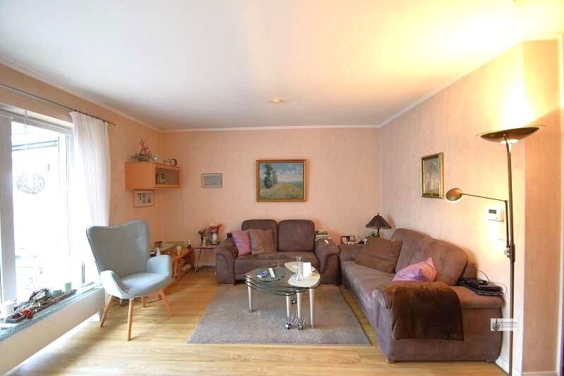 Solides Reihenmittelhaus Ideal für Familie mit 4 Personen auch für Home Office +EBK +Garage +Garten - Reihenhaus Bremen Neustadt | Angebot:26560638