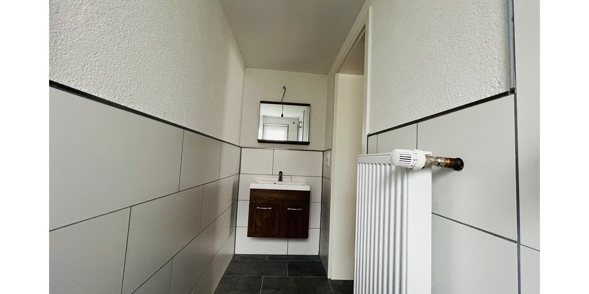 Teilsaniertes Einfamilien-Mehrgenerationenhaus mit Terrasse, Garage und opt. Grundstückserweiterung - Einfamilienhaus Horb am Neckar | Angebot:26083100