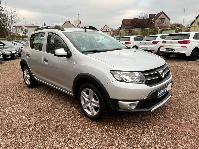Dacia Sandero 81.000 km 9.000 € Waltershausen 99880