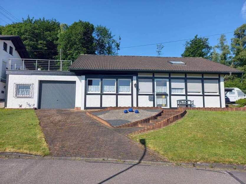Haus zum Kaufen in Bürdenbach 380.000 € 175 m²