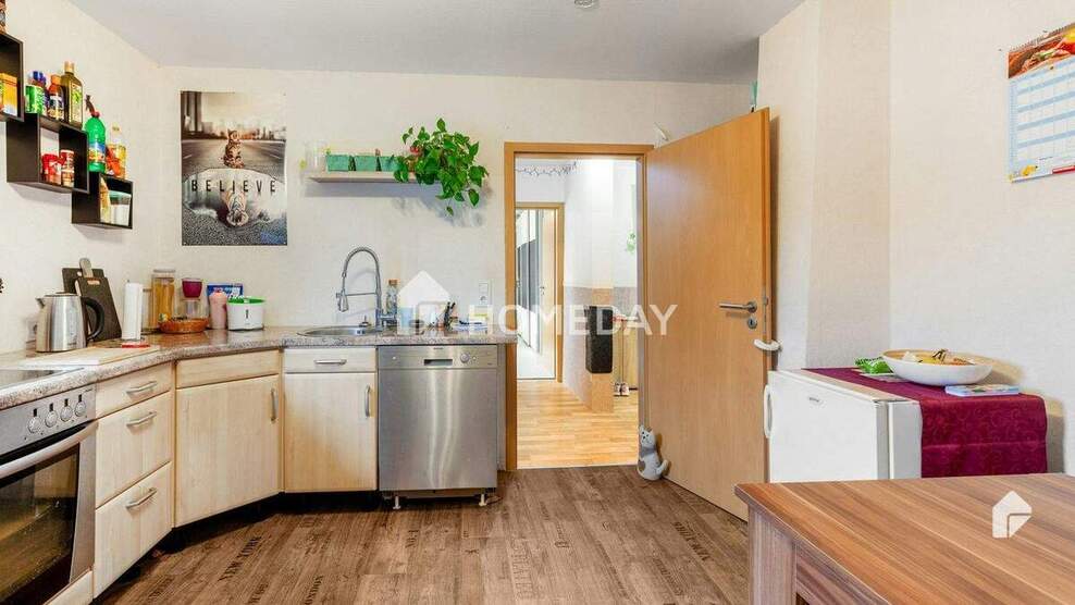 Charmantes Mehrfamilienhaus mit zwei Wohneinheiten, Garage, Carport und großzügigem Garten 8 zimmer