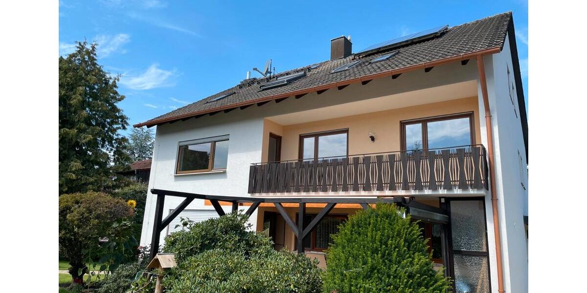 Etagenwohnung Lauf an der Pegnitz - 3.5 Zimmer, 120 m&sup2;, 1.100&euro; | Angebot:26416926