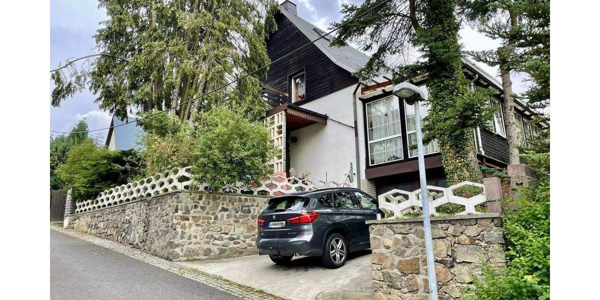 Einfamilienhaus in schöner Lage in Schlottwitz zu verkaufen! 6 zimmer