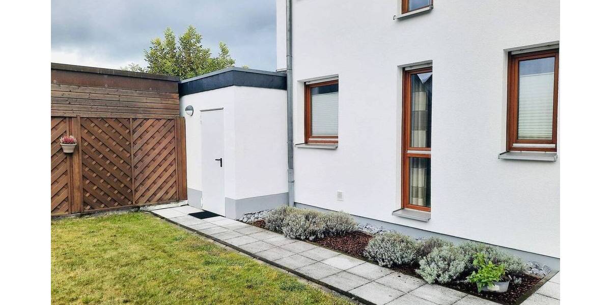 Schöne Eigentumswohnung mit großem Gartenanteil in einem Dreifamilienhaus! 3 zimmer