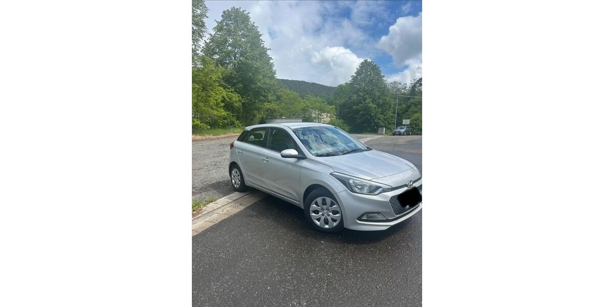 Hyundai i20 82.816 km 7.000 &euro; Neidenfels 67468
