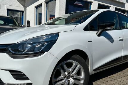 Renault Clio 69.000 km 9.649 &euro; Gummersbach (Zwischen Toom Markt und ATU) 51645