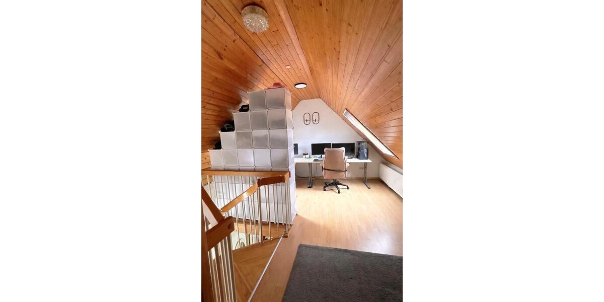 Dachgeschoßwohnung Heuchlingen - 4 Zimmer, 87 m&sup2;, 600&euro; | Angebot:26403086