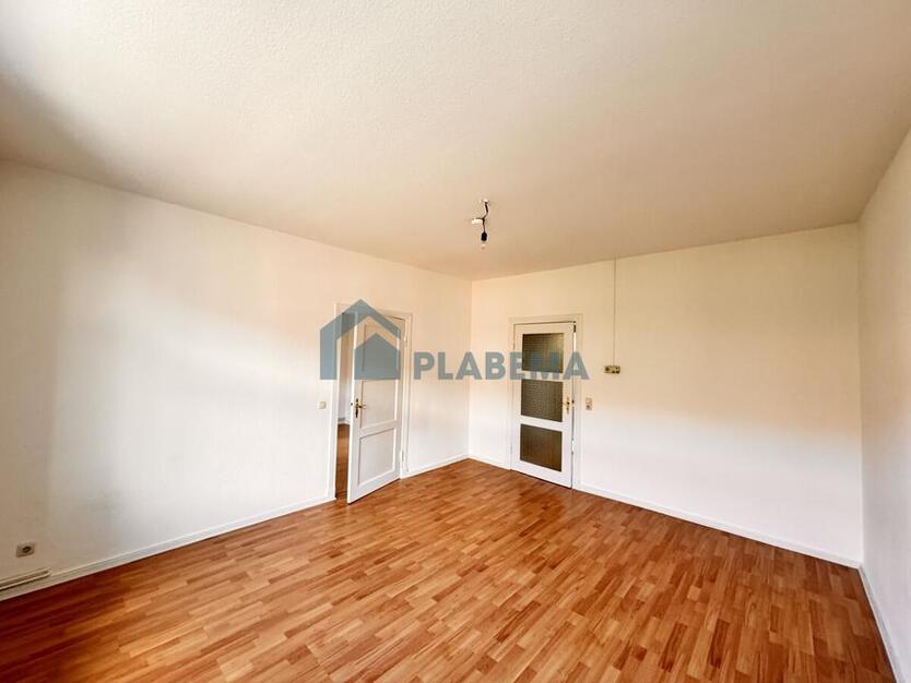 *Preissenkung* 3 Zimmer mit EBK - ideal als 2-er WG geeignet zimmer