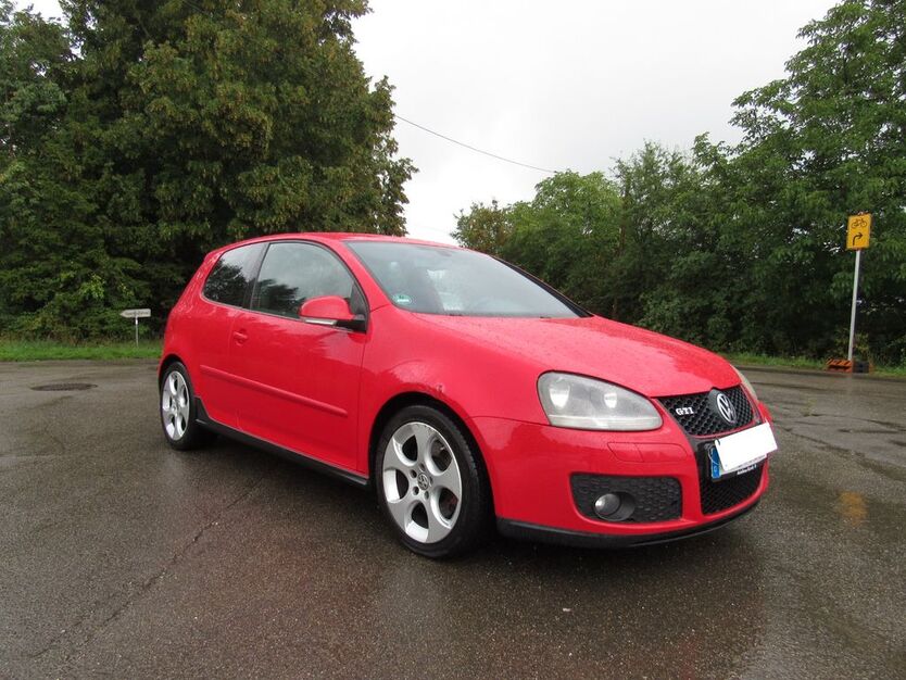 VW Golf 327.000 km 2.499 € Hechingen 72379