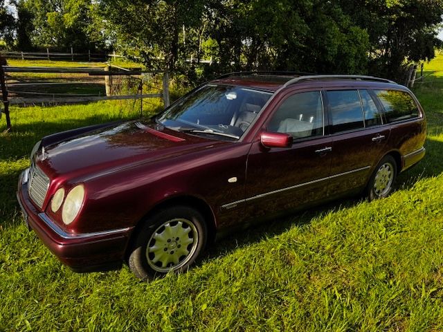Mercedes-Benz E 230 180.000 km 3.950 &euro; Mucheln 24238