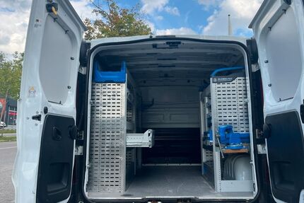 Opel Vivaro 74.000 km 15.790 &euro; München 81825