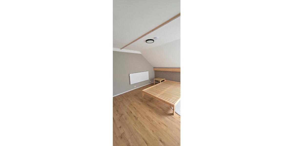 Dachgeschoßwohnung Laichingen - 3.5 Zimmer, 81 m&sup2;, 1.300&euro; | Angebot:26262611