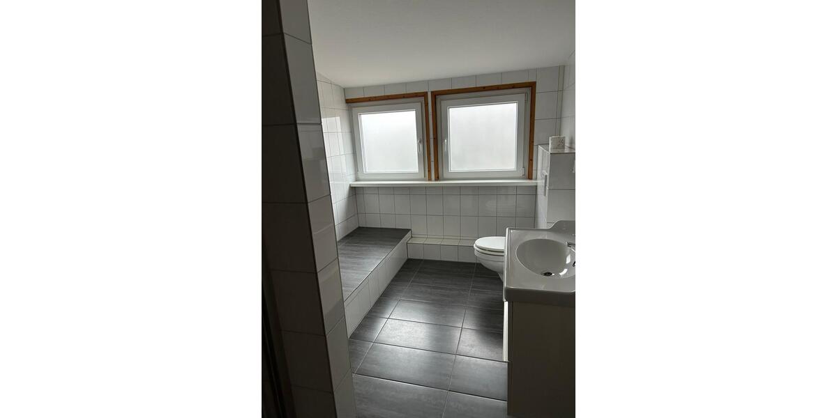 Dachgeschoßwohnung Nienhagen - 5 Zimmer, 126 m&sup2;, 1.190&euro; | Angebot:26398880