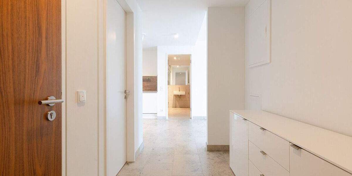 Etagenwohnung Frankfurt am Main Sachsenhausen - 2 Zimmer, 77 m&sup2;, 2.200&euro; | Angebot:25968527