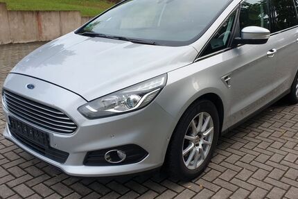 Ford S-Max 274.235 km 5.600 &euro; Chemnitz 09112