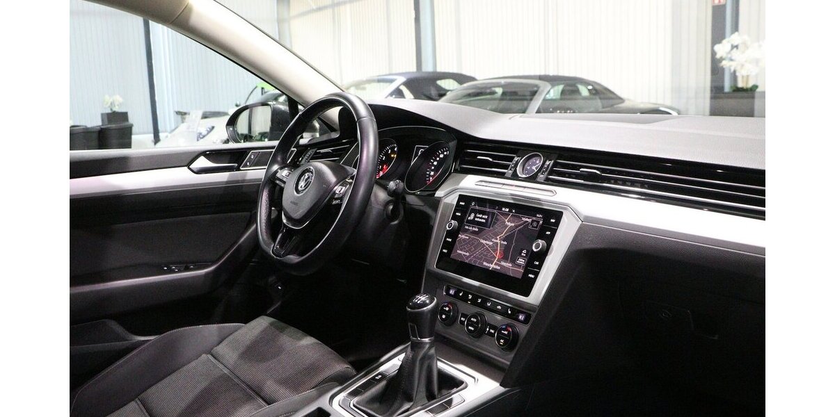 VW Passat 1.4 TSI Comfortline NAVI-DM+APPLE+ANDROID 159.000 km 11.888 &euro; Hamm 59077