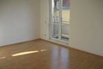 Schöne 2 Raum Wohnung mit Balkon und Aufzug in Dresden-Cotta