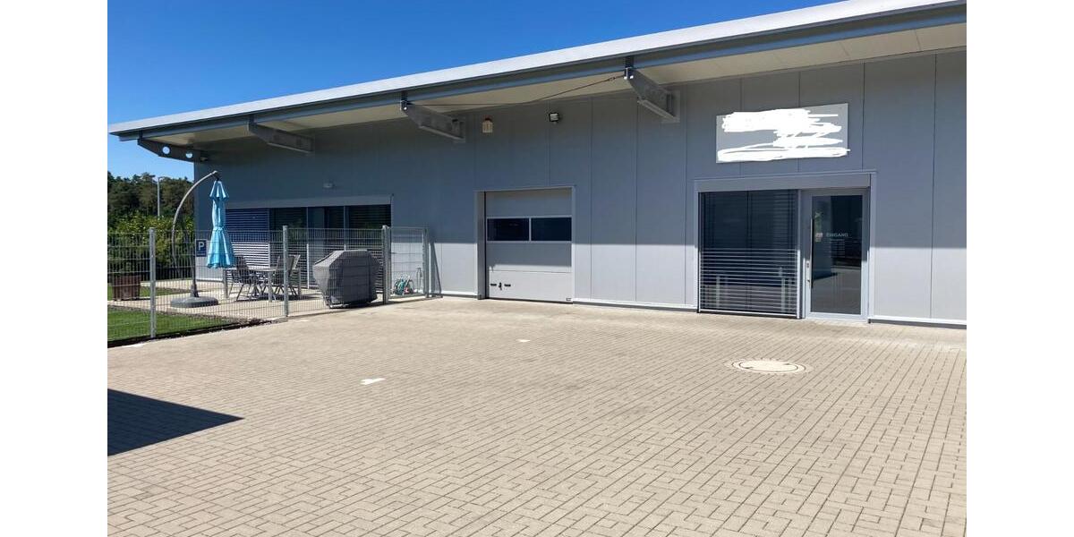 Gewerbe-Einheit mit Wohnung zimmer