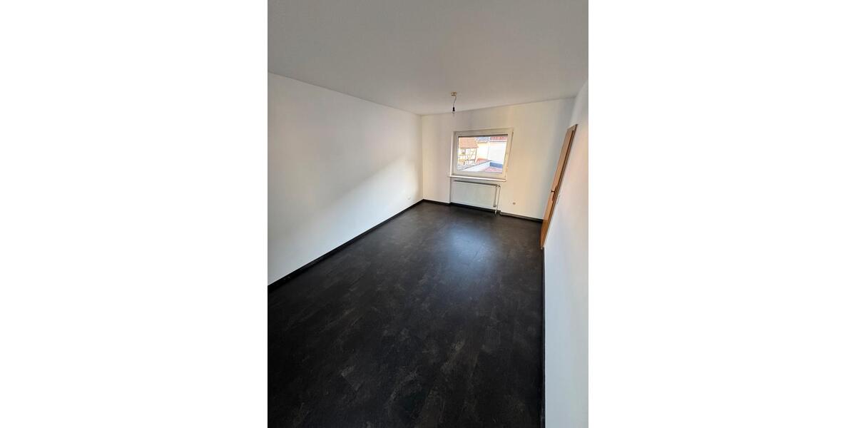 Etagenwohnung Schöneck - 5.5 Zimmer, 185 m&sup2;, 2.200&euro; | Angebot:24364463