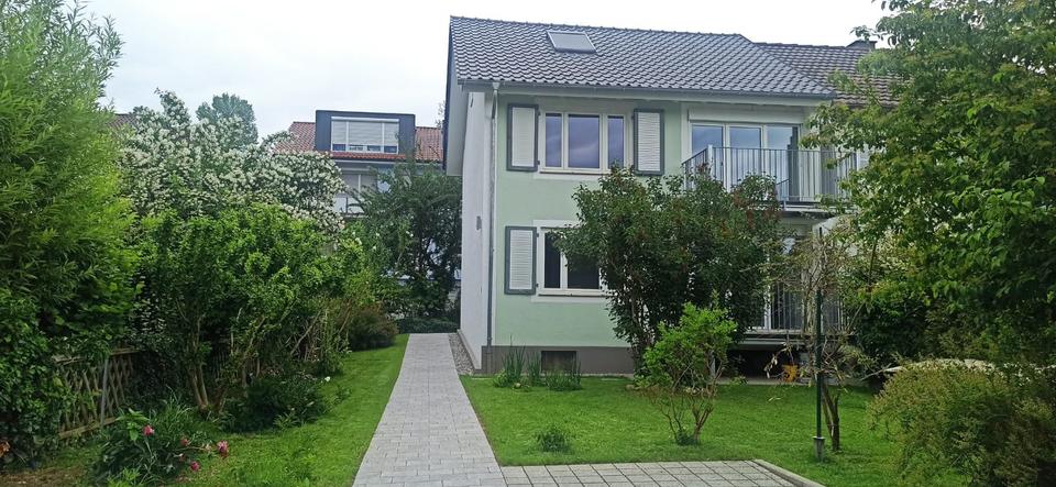 Doppelhaushälfte Meersburg - 5 Zimmer, 130 m&sup2;, 2.090&euro; | Angebot:25162825