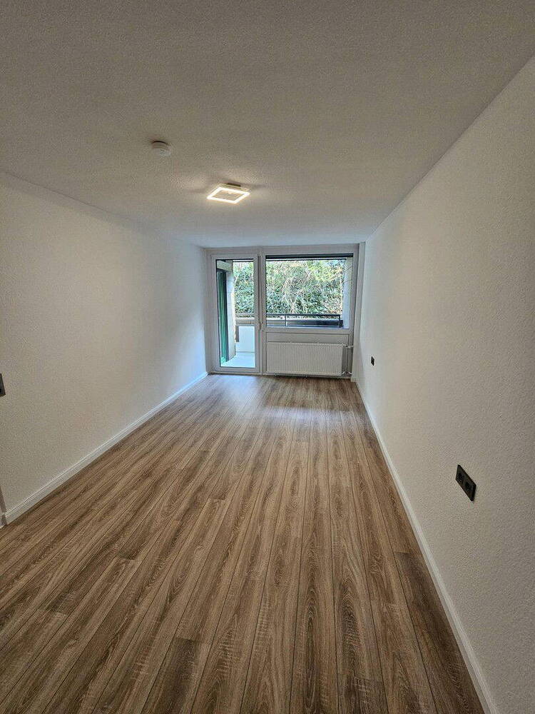 Renovierte 2,5-Zimmer-Wohnung in Heidelberg Mombertplatz (incl. Tiefgarage)