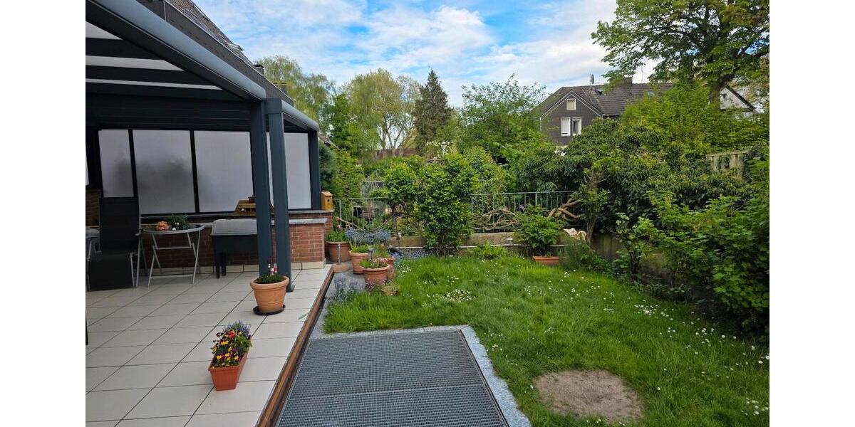 Reihenhaus Essen Stadtbezirk VI - 7 Zimmer, 220 m&sup2;, 650.000&euro; | Angebot:26339815