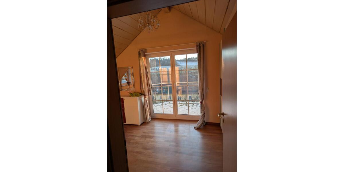 Einfamilienhaus Schöntal - 7 Zimmer, 210 m&sup2;, 1.900&euro; | Angebot:24585632