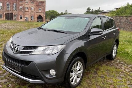 Toyota RAV 4 286.074 km 9.900 &euro; Tessin 18195