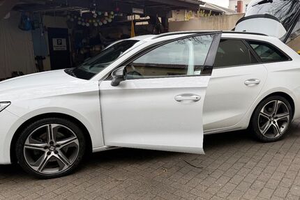 Seat Leon 63.000 km 23.490 &euro; Joachimsthal 16247