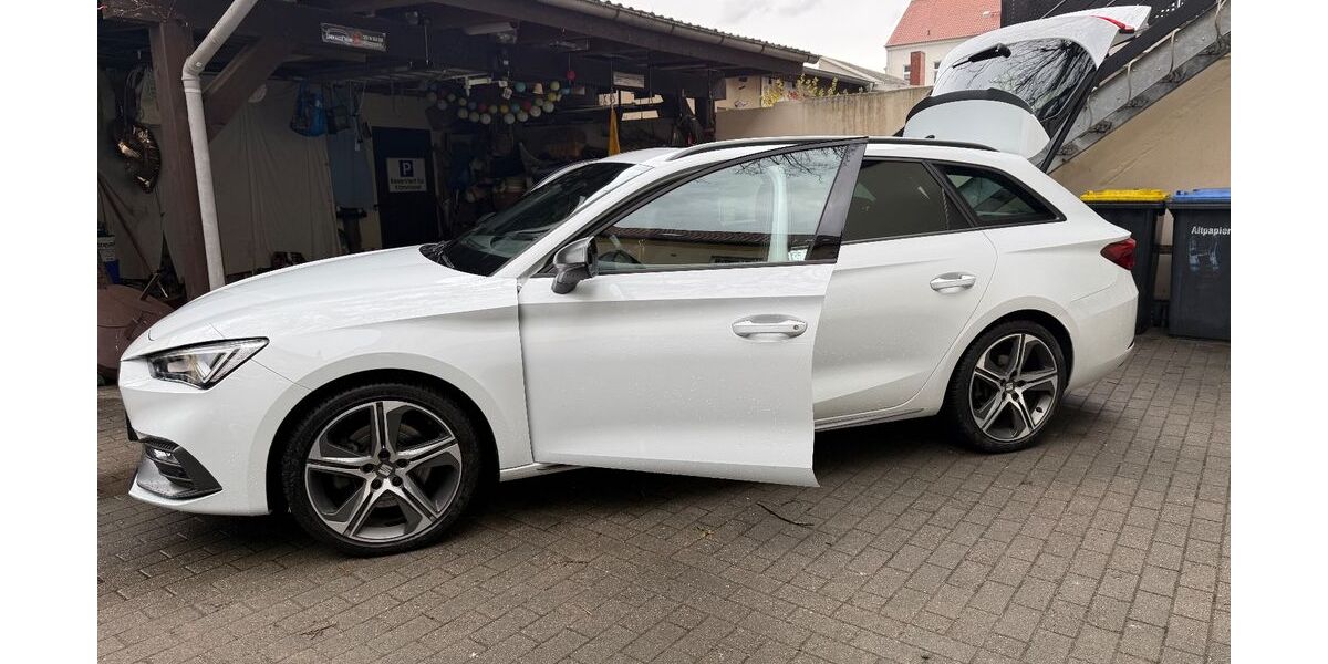 Seat Leon 63.000 km 23.490 &euro; Joachimsthal 16247