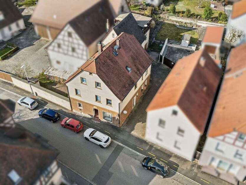 Haus zum Kaufen in Herzogenaurach 470.000 € 234 m²