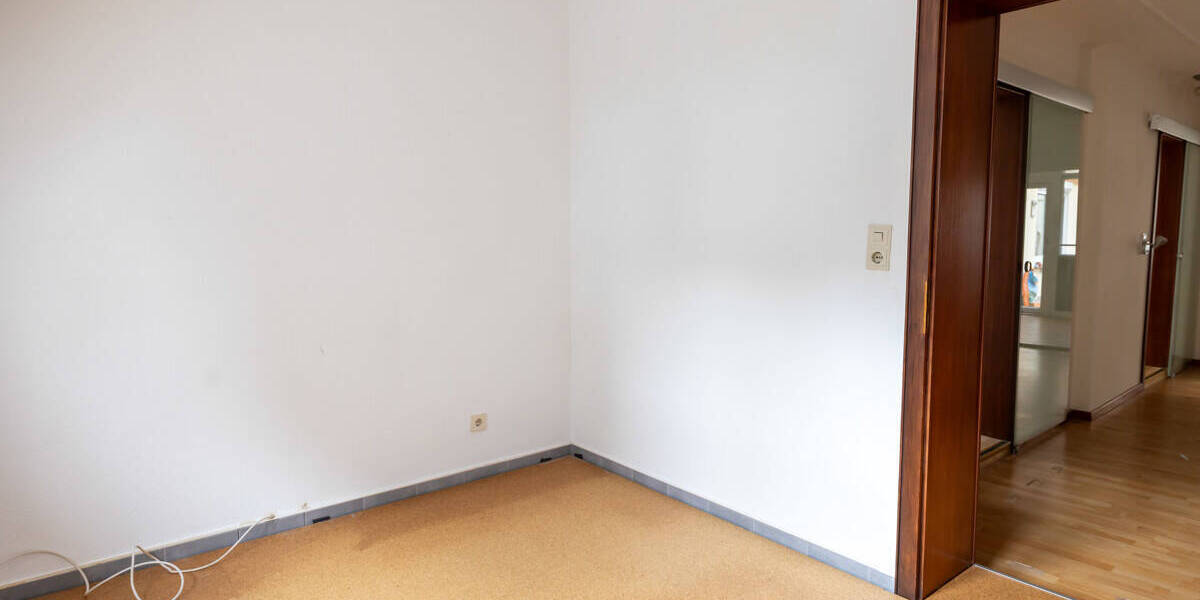 Etagenwohnung Ganderkesee Neuenlande - 6 Zimmer, 145 m&sup2;, 149.000&euro; | Angebot:23960266