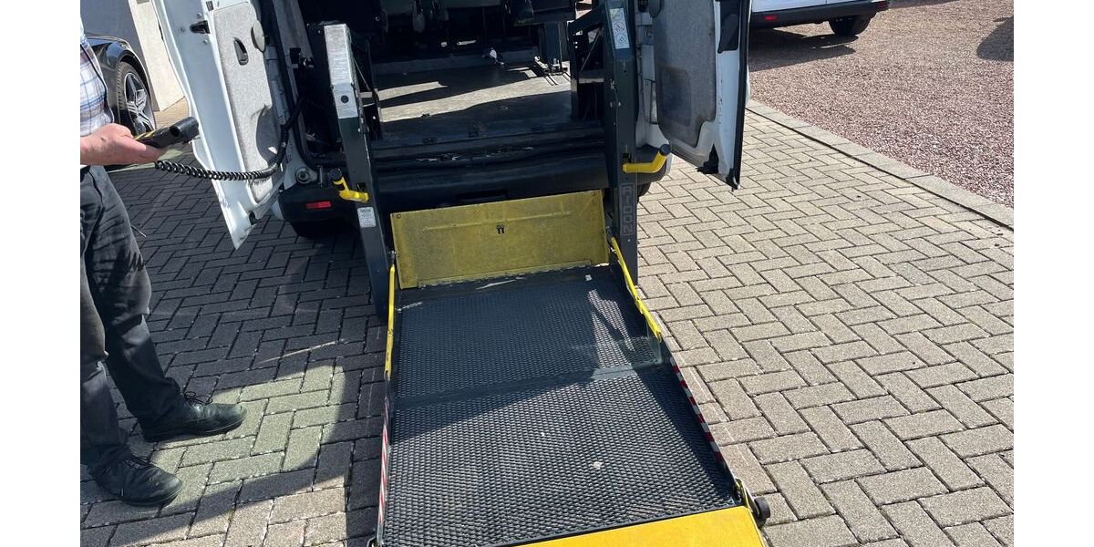 Opel Vivaro 171.546 km 5.440 &euro; Fröndenberg 58730